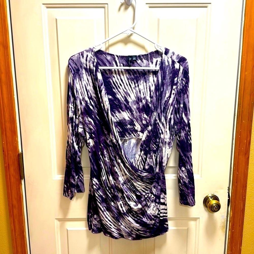 Relativity Purple and White Abstract Print Wrap Top size L
